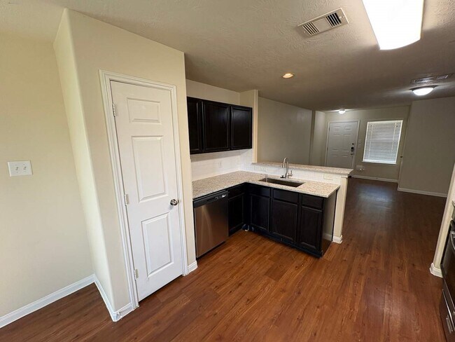 Building Photo - 12002 Jillian Crossing Dr