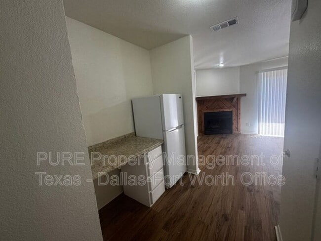 Building Photo - 6321 Kelly Dr