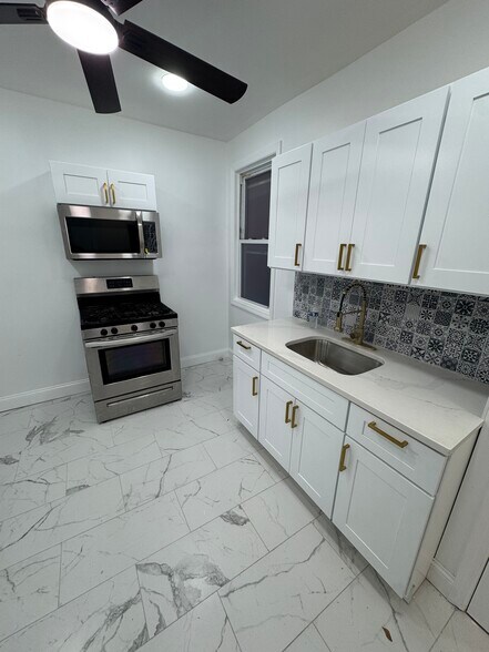 Building Photo - 5 Edgar Ter