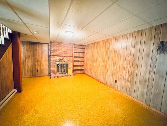Building Photo - 517 Madewood Rd