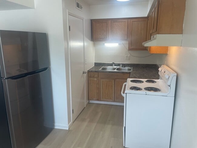 Building Photo - 850 Moon Rd