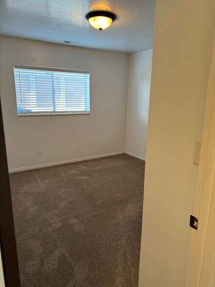 Building Photo - 430 N 1000 E