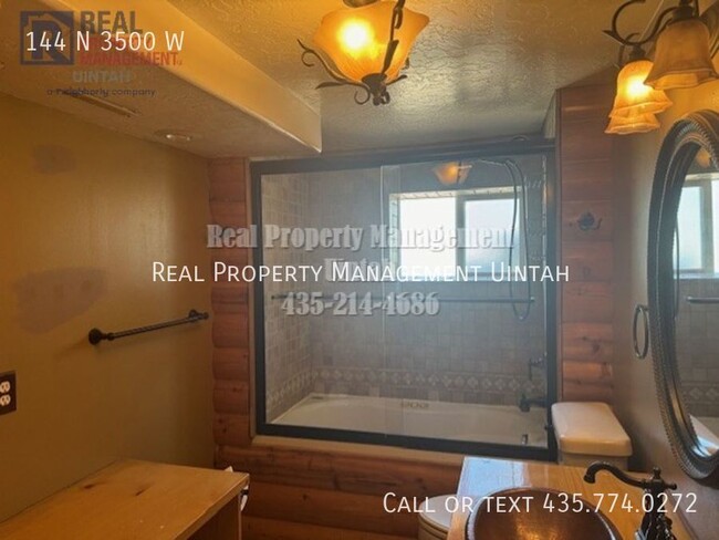 Building Photo - RENT & DEPOSIT HAS BEEN REDUCED Cute 4-bed...