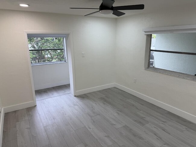 Building Photo - 539 Sunset Blvd
