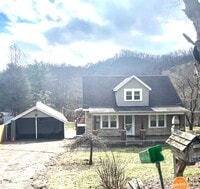 Building Photo - Five Bedroom Three Bath Home in Cross Lanes minutes from I-64 For Quick Access to Charleston and/...