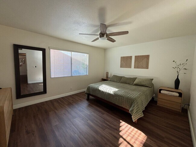 Building Photo - Discover comfortable seasonal living in Mesa, AZ with this well-appointed furnished & updated 2-b...