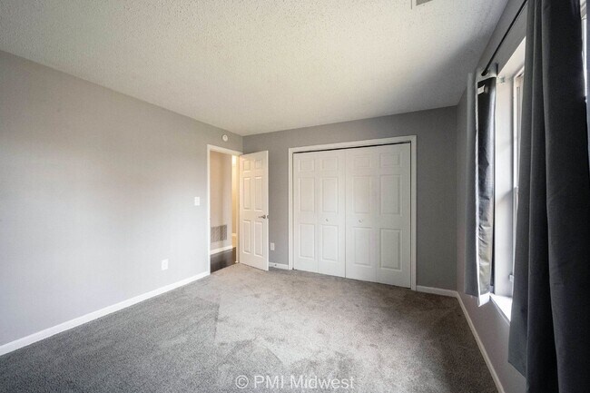 Building Photo - "Charming 3-Bed, 2-Bath Gem with 1323 Sq Ft of Comfort on Bitternut Drive!"