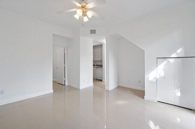 Building Photo - 6549 Diamond Springs Terrace