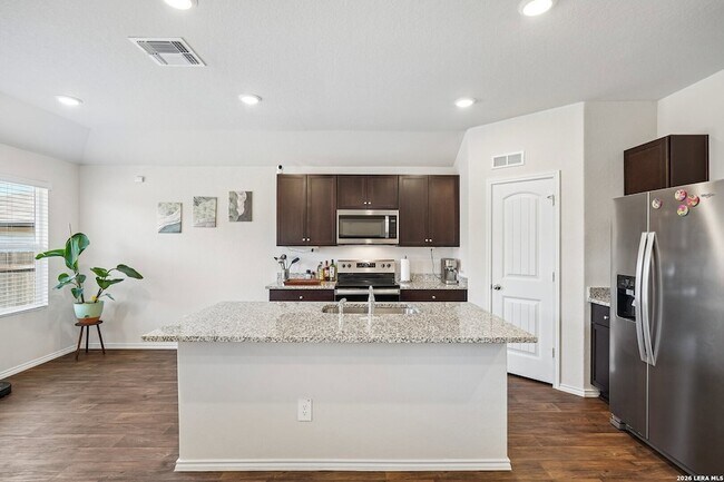 Building Photo - 841 Bahia Pl