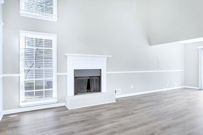 Building Photo - 2991 Brooks Dr