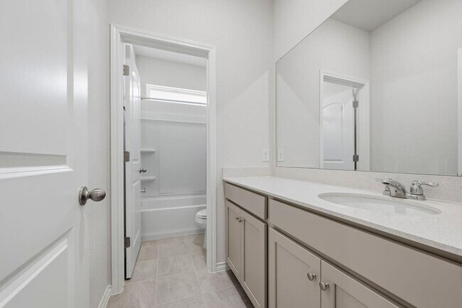 Building Photo - 245 Leeland Dr