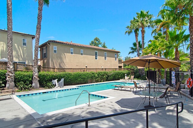 Building Photo - Bonita Area - Modern 2bd / 2.5ba + Loft Sp...