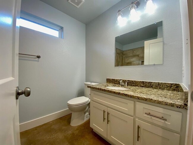 Building Photo - 300 Pendergrass St