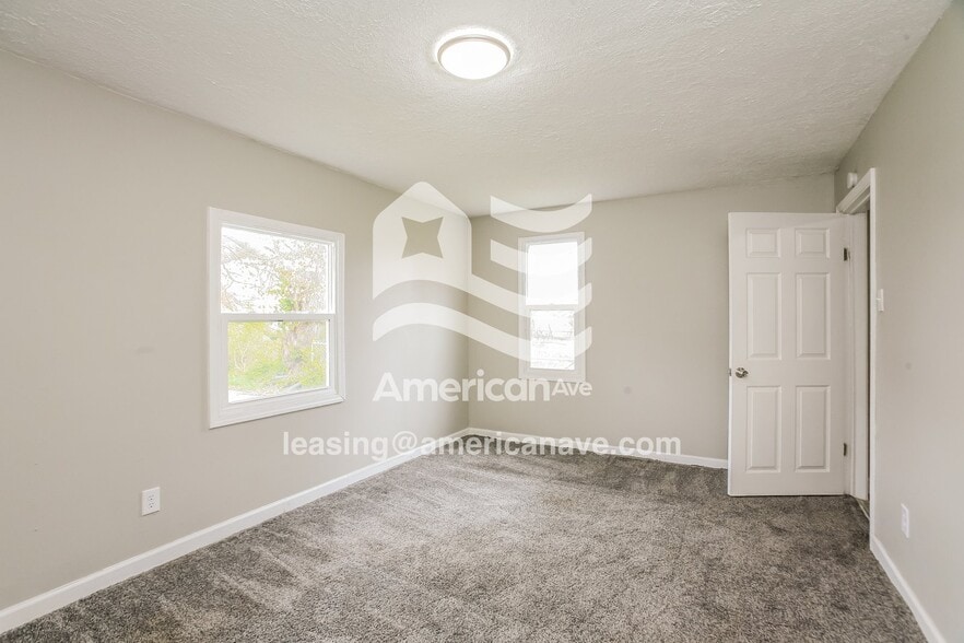 Building Photo - 3031 N Colorado Ave