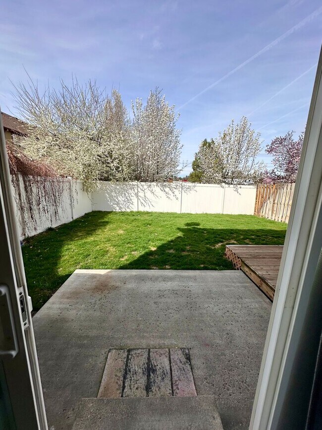 Building Photo - 2895 SW Indian Ave