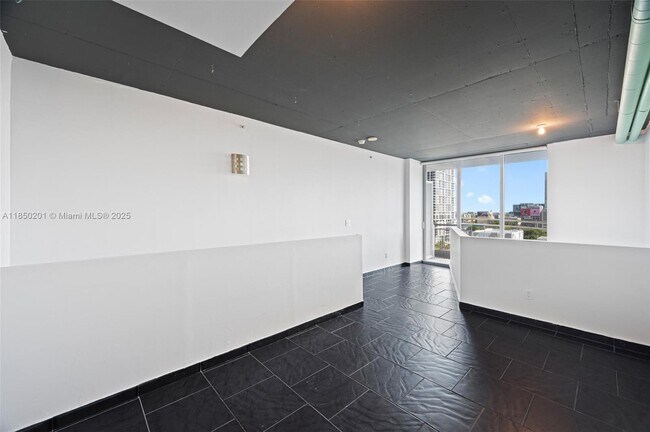 Building Photo - 690 SW 1st Ct