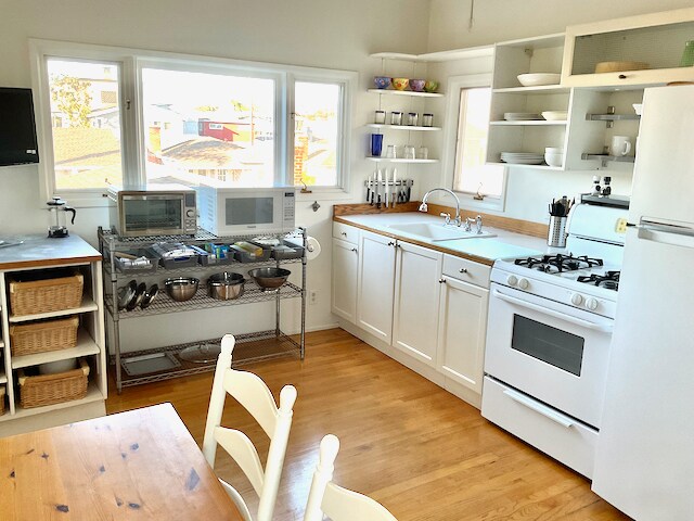 Kitchen - 324 4th St