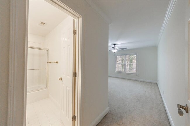 Building Photo - 125 River N Cir