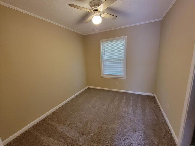 Building Photo - Section8 Accepted