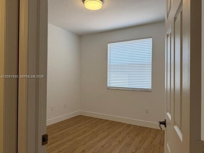 Building Photo - 14958 SW 41st Ln