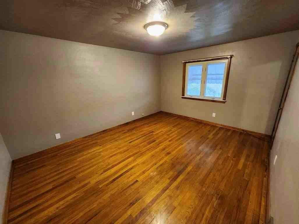 Building Photo - 1358 5th Ave