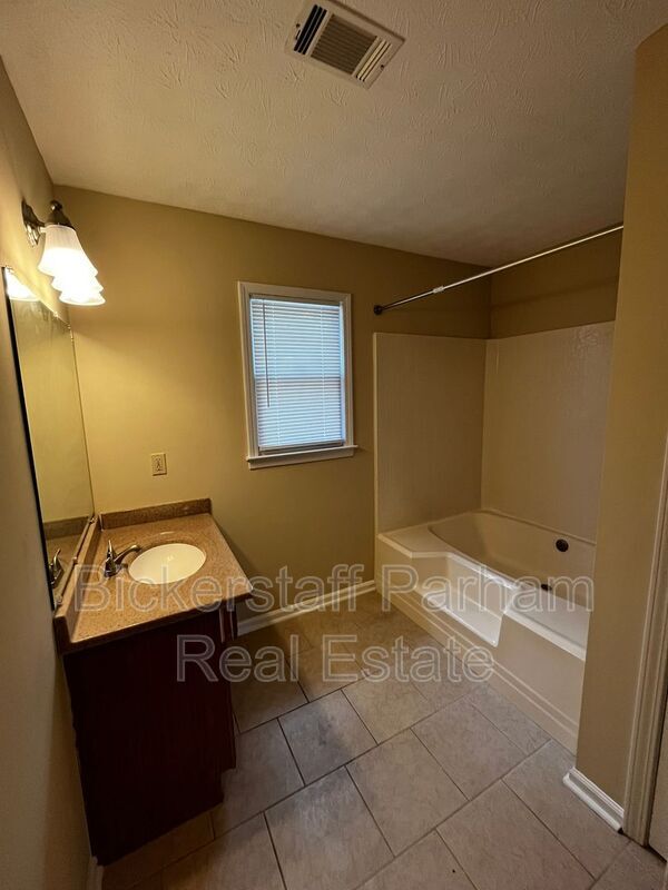 Building Photo - 103 Red Canyon Rd