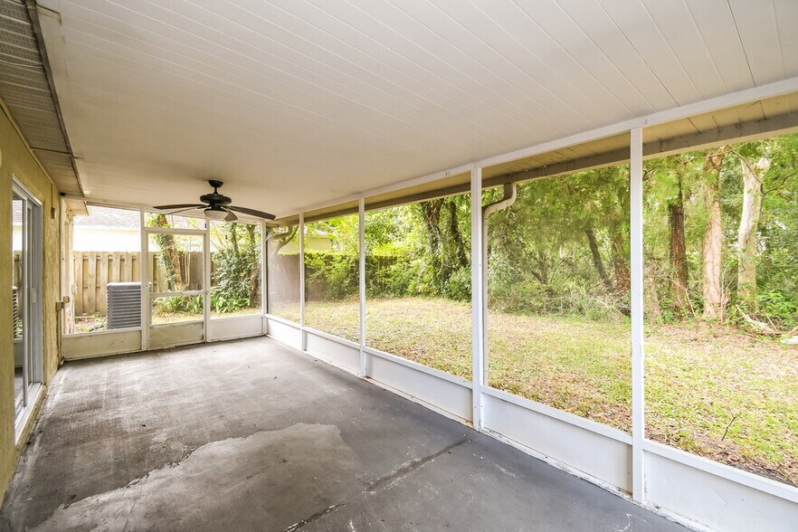 Building Photo - 2668 Lantana Lakes Dr W