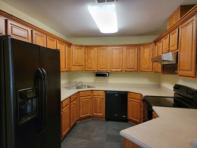 Building Photo - Lovely 3 bedroom town home off Apalachee Pkwy for rent August 7, 2026 $1800