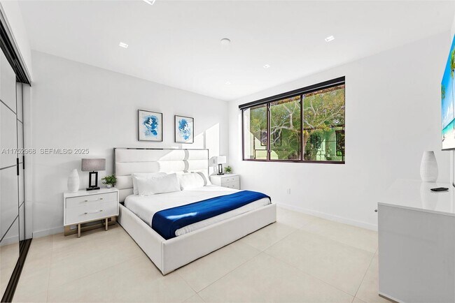 Building Photo - 2572 NE 182nd Terrace