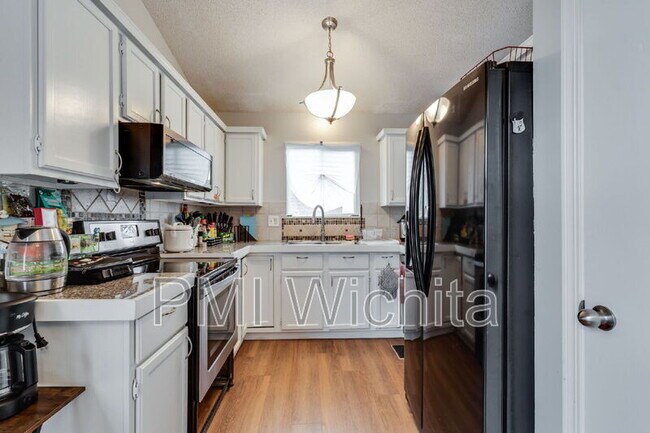 Building Photo - 10034 Bayley Ct