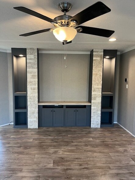 Building Photo - 733 Athens Rd