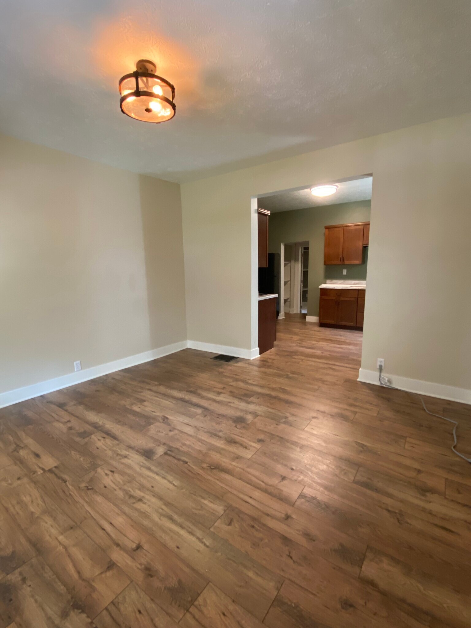 Building Photo - 644 Perrin Ave