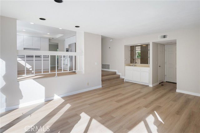 Building Photo - 2 Glorieta W