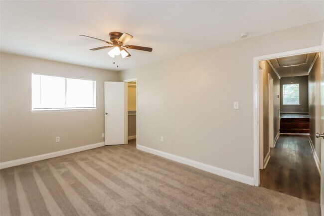 Building Photo - 10531 Mills Walk Dr