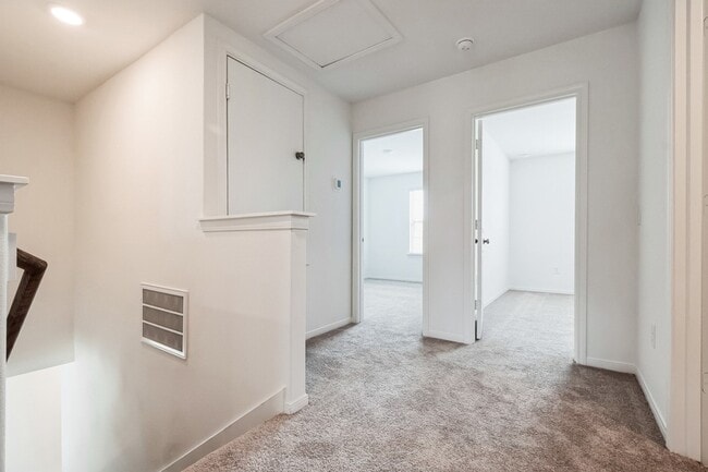 Building Photo - 16523 Pine Arrow Dr