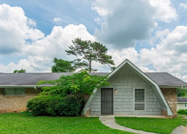 Primary Photo - 3976-3976 Arbor Pl Ln