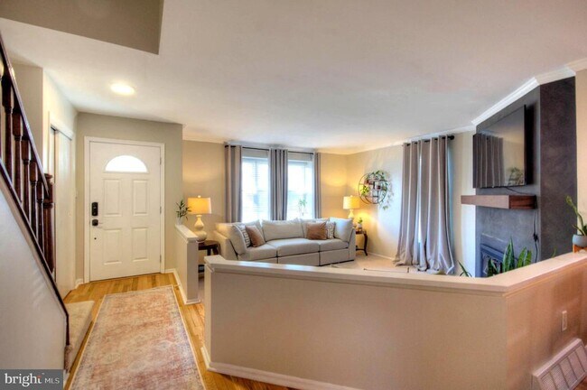 Building Photo - 708 Kings Croft Dr