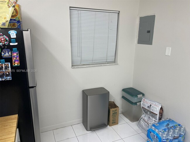 Building Photo - 1820 SW 81st Ave