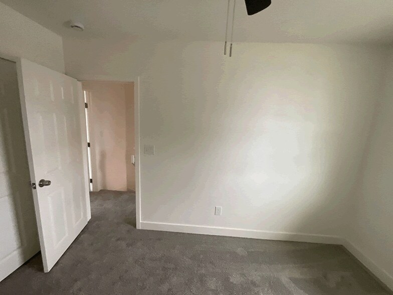 Guest Bedroom - 31 Baldwin St