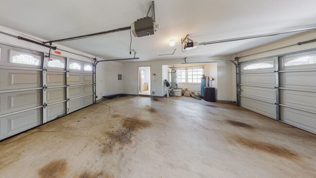 Building Photo - *** Gorgeous 4 bed 3 bath Single Family Ho...