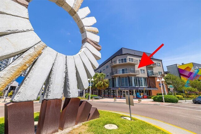 Building Photo - 1010 Central Ave N