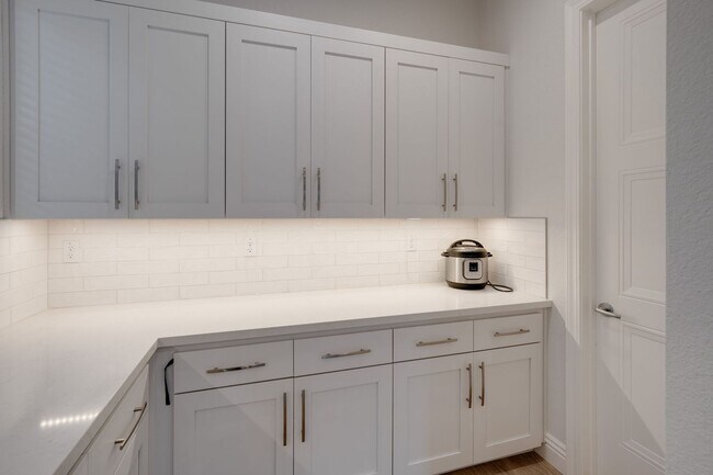 Building Photo - Luxury 4 Bedroom Home in Gated El Dorado Hills Community!