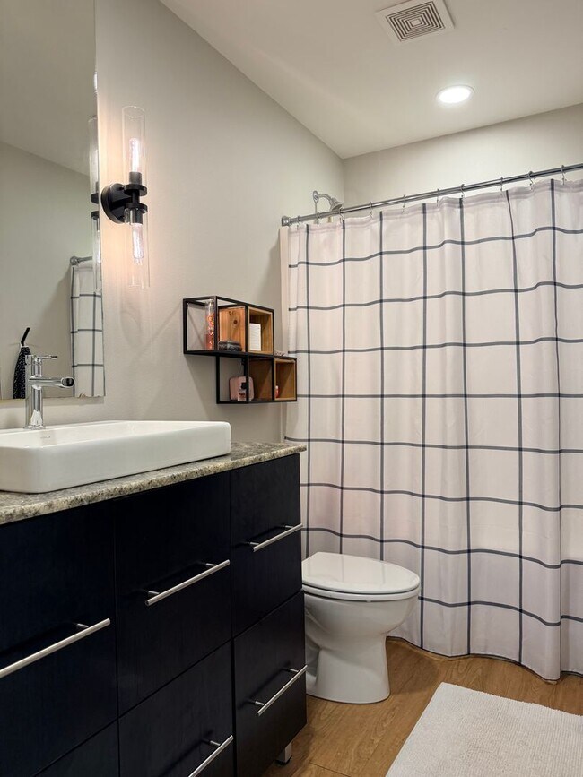 Building Photo - 227 Paradigm Dr