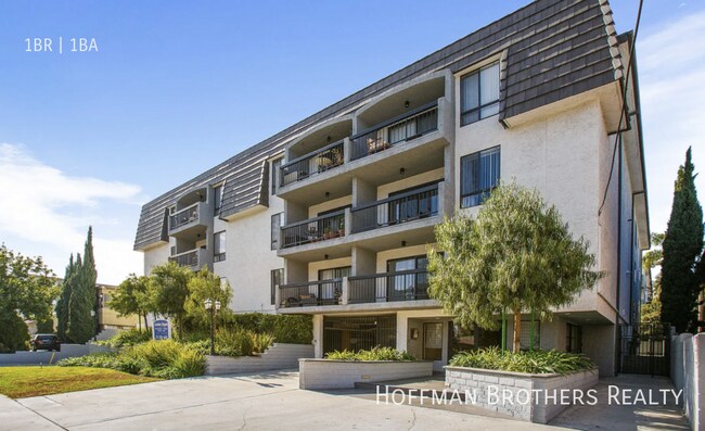 Building Photo - 1325 N Gardner St