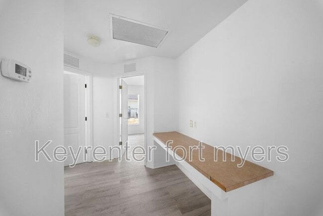 Building Photo - 3213 17th St SW