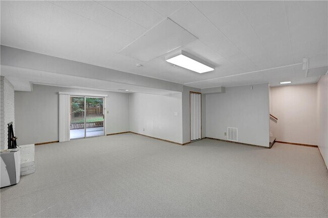 Building Photo - 5223 Davantry Dr