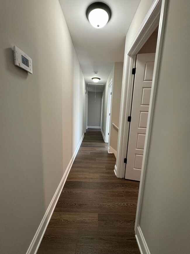 Building Photo - NEWER 4/2.5 House in Armuchee-$2,195