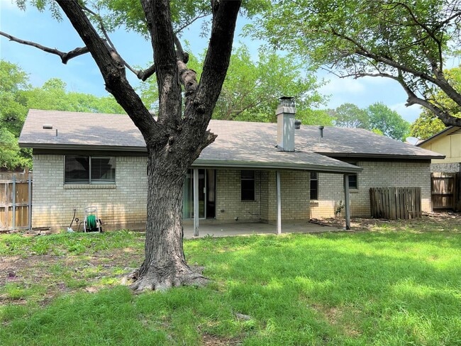 Building Photo - Beautiful 3-Bedroom Home