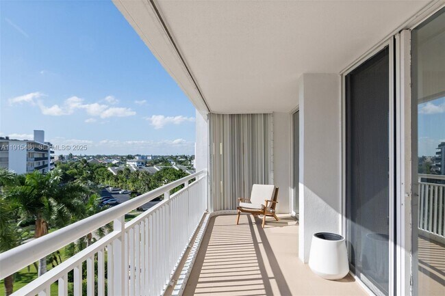 Building Photo - 3546 S Ocean Blvd