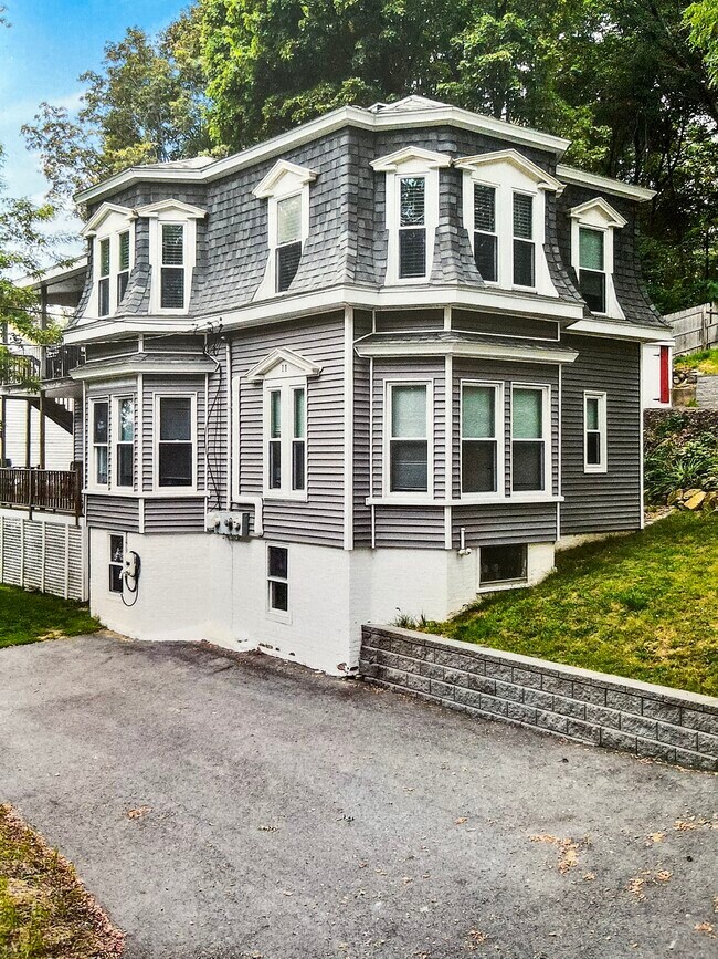 Primary Photo - 11 Atlantic Ave